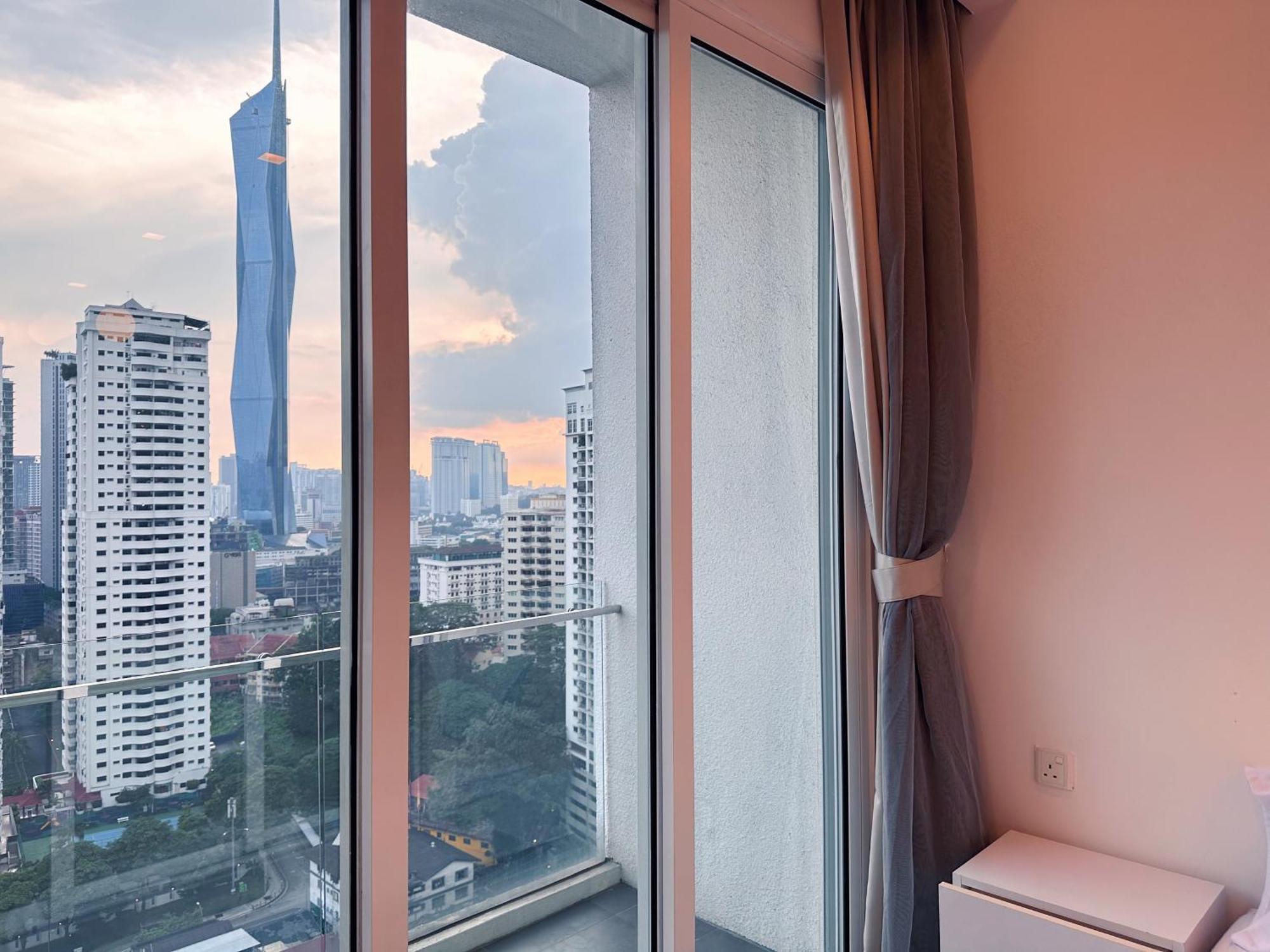 Lux Suites Kl City Pavilion Bukit Bintang With Infinity Pool 쿠알라룸푸르 외부 사진